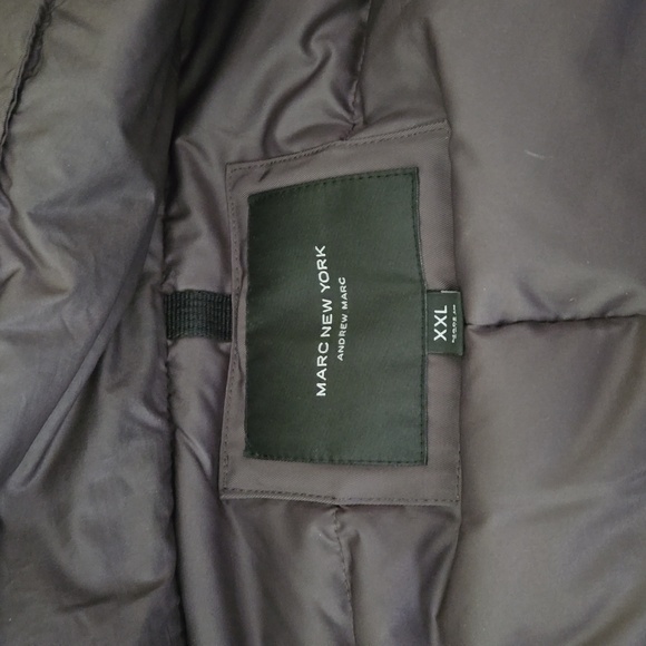 Down feather coat with detachable hood - Picture 3 of 9